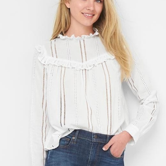 GAP Tops - White ruffled top from the Gap